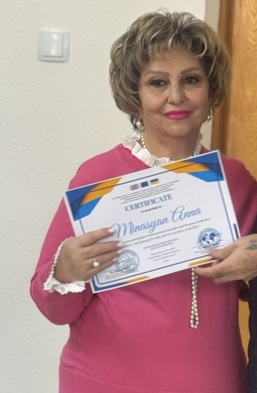 Анна Мінасян